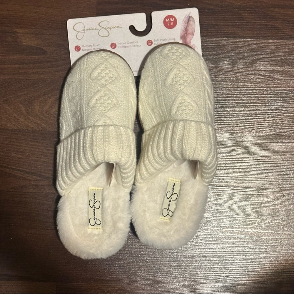 Jessica Simpson White Cable Knit Slippers
